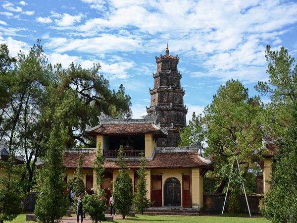 Hanoi to Saigon small group tour