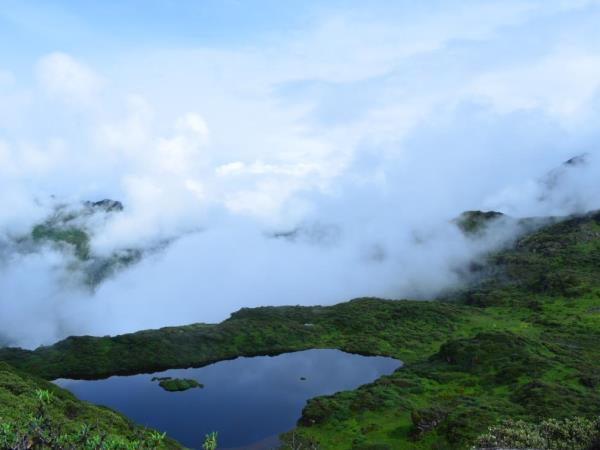 Dagala Thousand Lakes trekking holiday, Bhutan