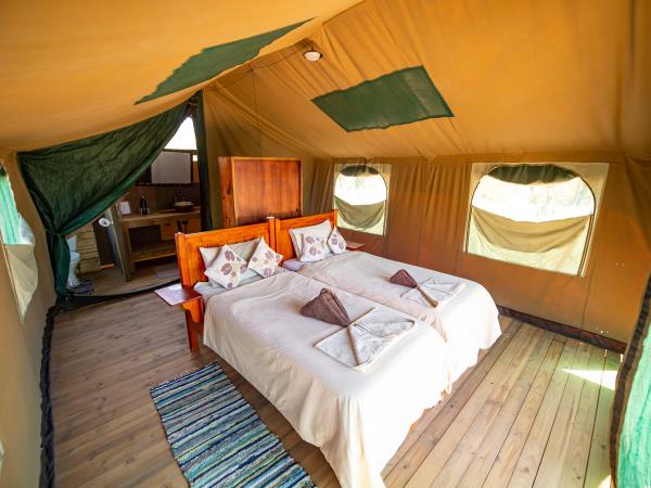 Botswana lodge & camping safari