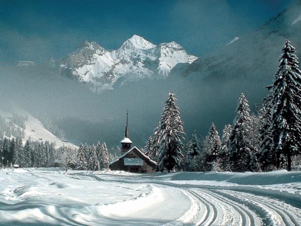 Kandersteg winter walking holiday in Switzerland