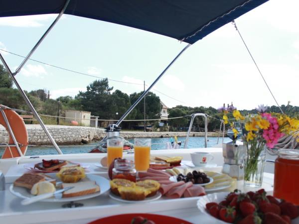 Yoga and sailing retreat in Greece