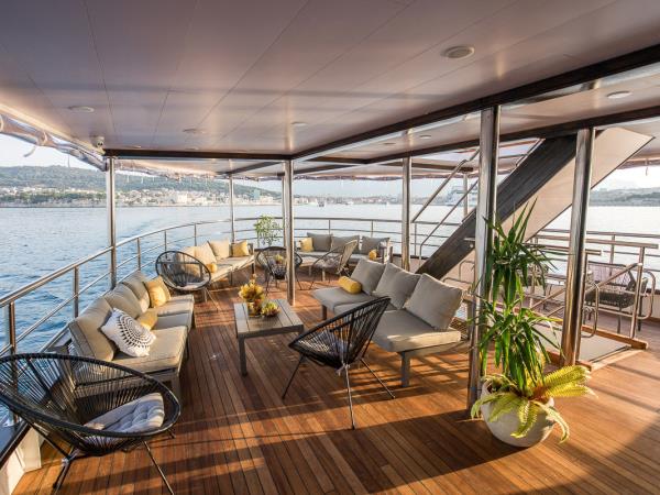 Zadar to Split cruise in Croatia, 6 days