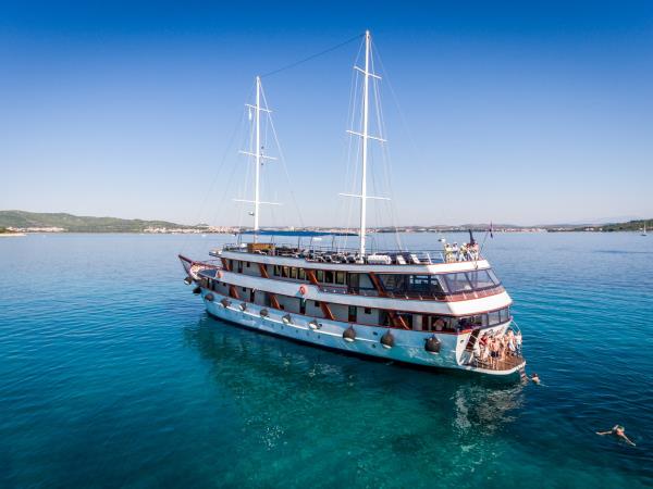 Split to Dubrovnik premium cruise