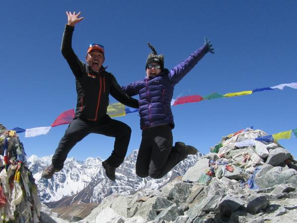 Trek to Everest base camp and Gokyo Lakes