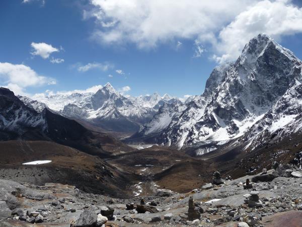 Trek to Everest base camp and Gokyo Lakes
