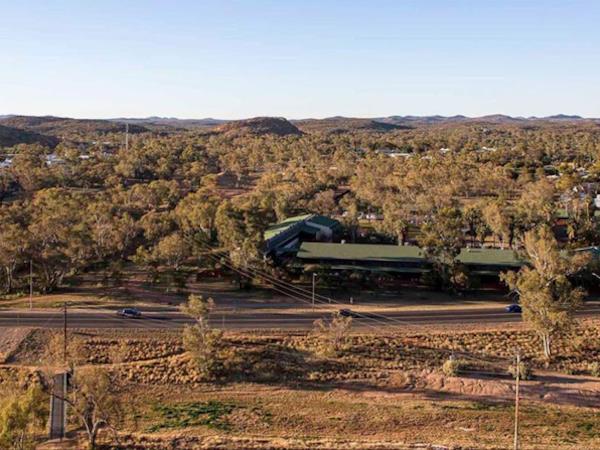 5 day Larapinta Trail trek in Australia