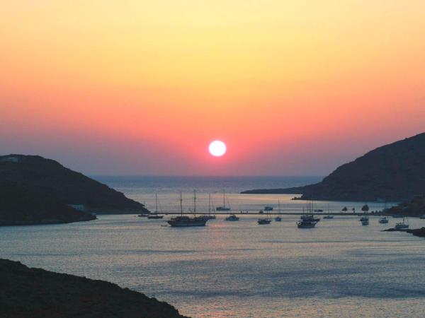 Cyclades islands sailing holidays in Greece