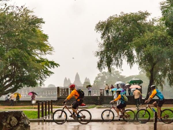 Cambodia cycling tour