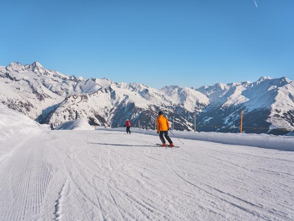 Learn to ski and yoga holiday in Austria