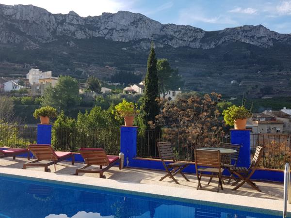 Vegan yoga retreat in Spain
