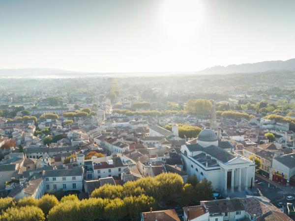 Alpilles cycling holiday in Provence
