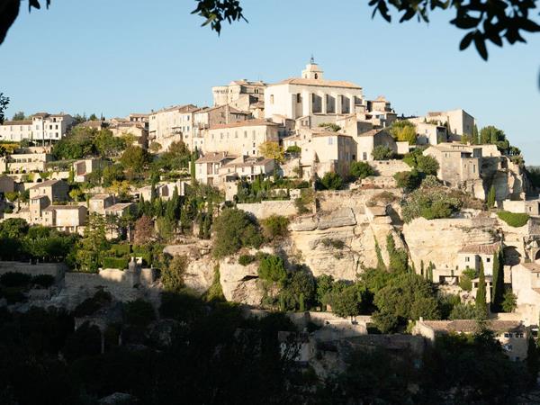 E-bike cycling holiday in Provence