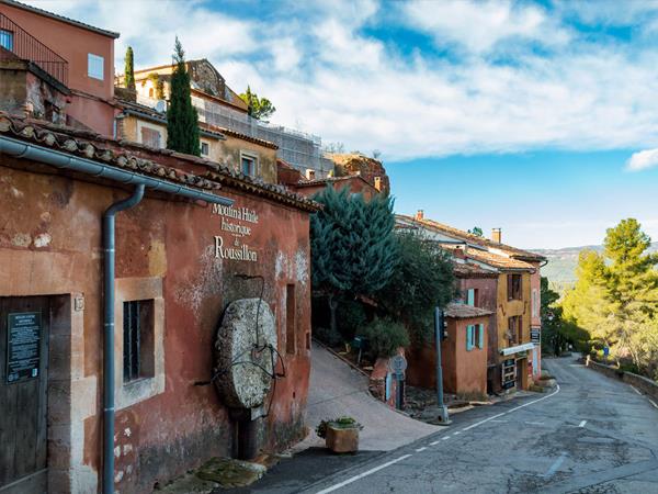 E-bike cycling holiday in Provence