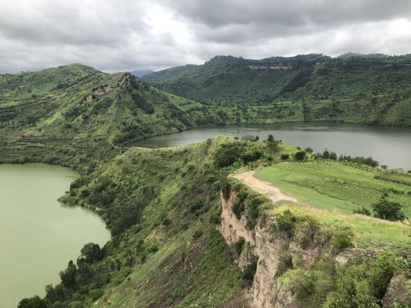Uganda family holiday, wildlife and culture