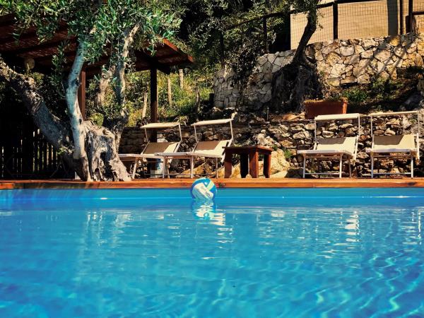 Tuscany farmhouse accommodation, Italy