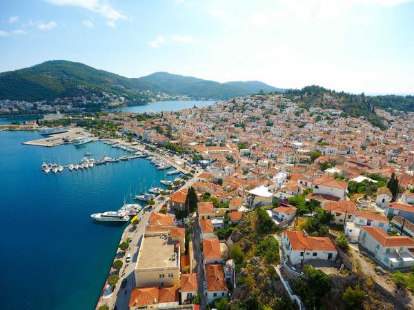 Saronic Gulf small group sailing holiday in Greece