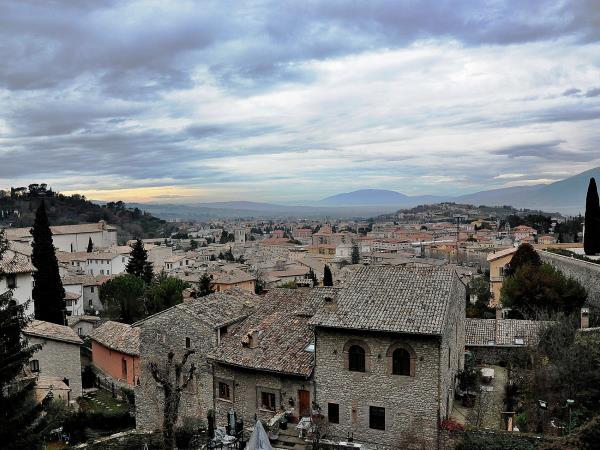Rural Umbria walking holiday, Spello to Spoleto