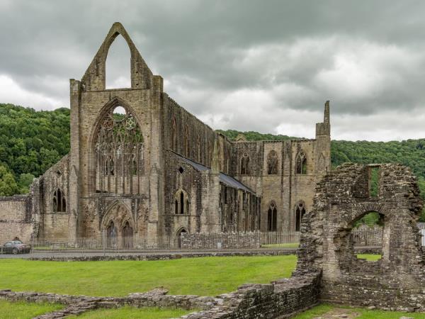 Offa's Dyke path walking holiday