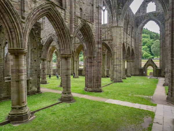 Offa's Dyke path walking holiday