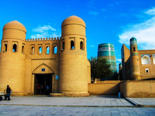 Uzbekistan tailor made holiday, colourful Uzbekistan