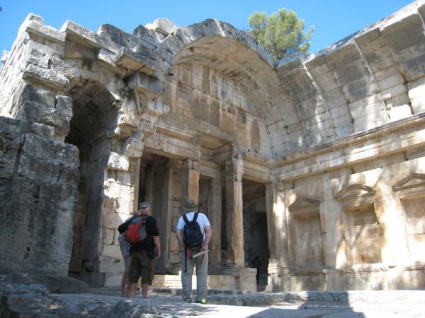 Avignon walking holiday in France