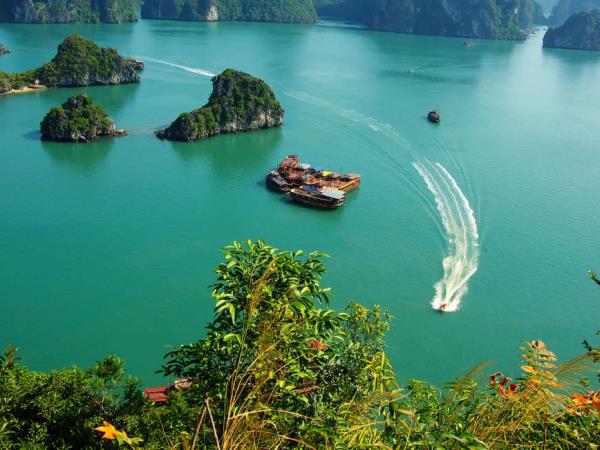 Vietnam walking holiday, one foot in Vietnam