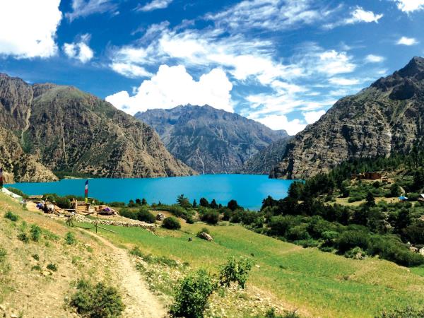 Great Himalaya Trail trek across Nepal