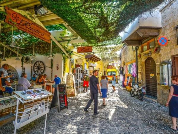 Saronic Islands sailing holiday in Greece