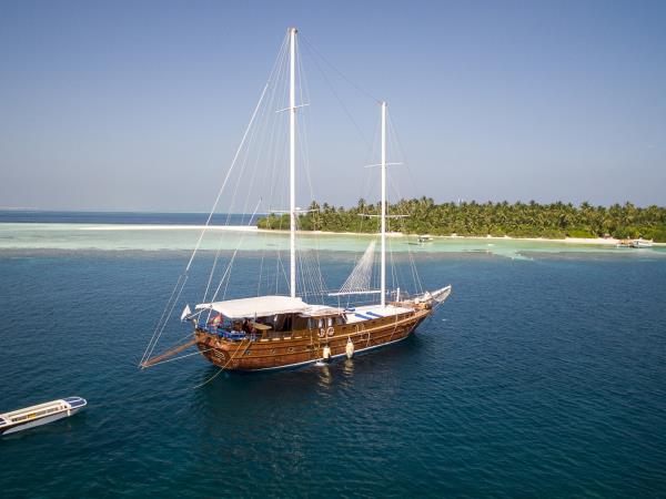 Maldives private gulet cruise holiday