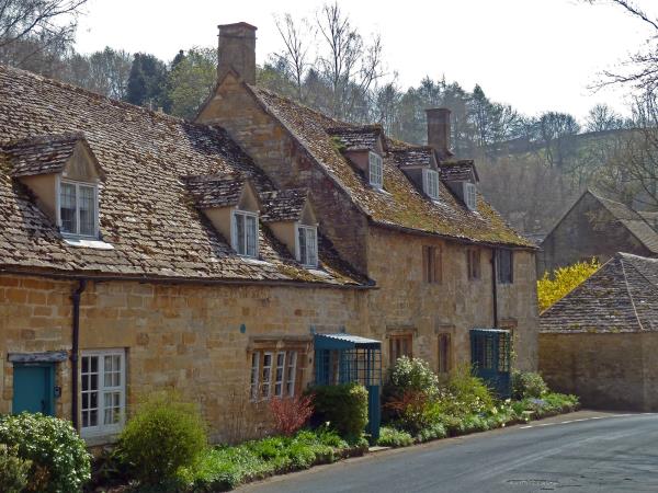 Cotswolds walking holiday in England
