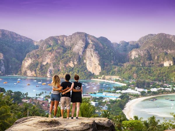 Small group tour in Thailand