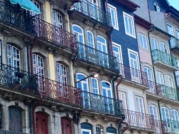 Online volunteering to support charities in Portugal