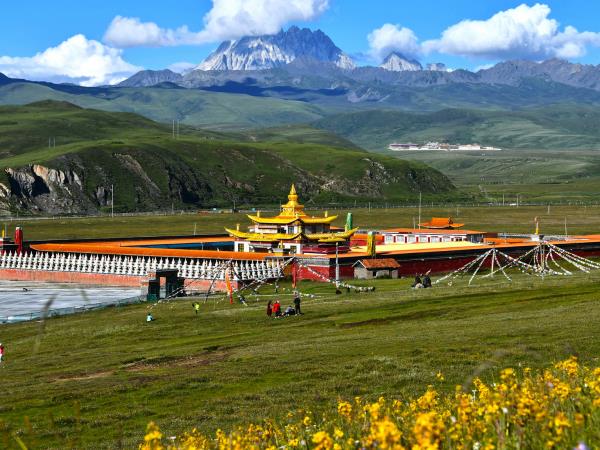 Sichuan to Tibet overland tour