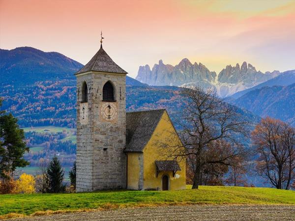 Dolomite valley cycling holiday in Italy