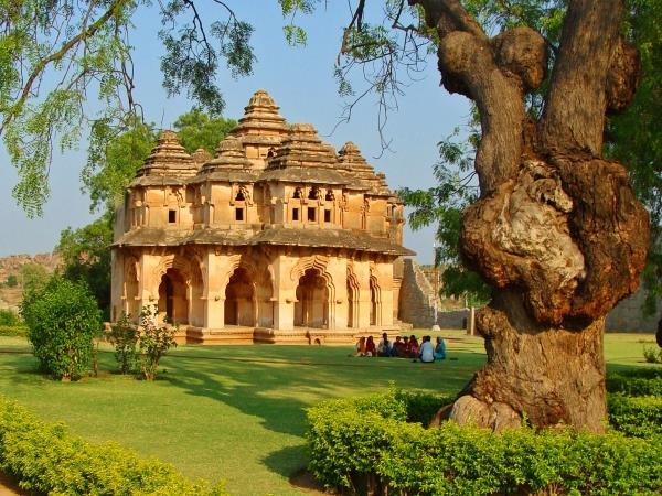 Karnataka tailormade holiday, India
