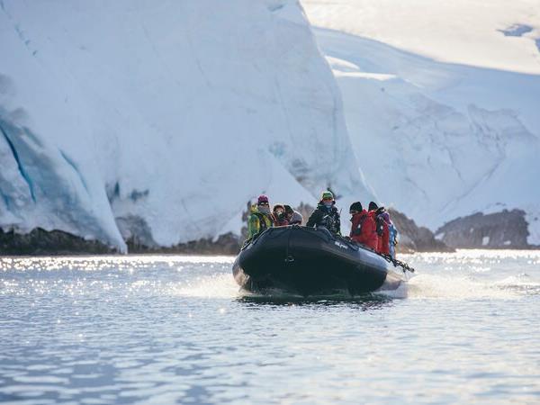 Antarctic cruise with the World Wildlife Fund
