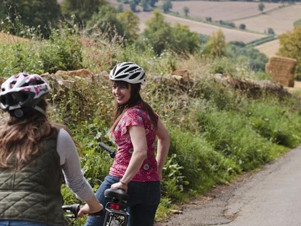 E-bike cycling holiday in the Cotswolds