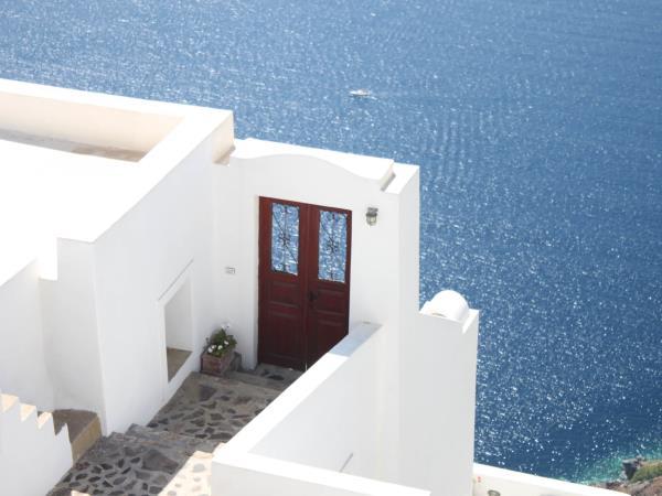 Santorini and Naxos walking holiday in Greece