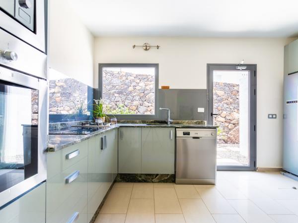 Lanzarote luxury villa with pool, sleeps 12