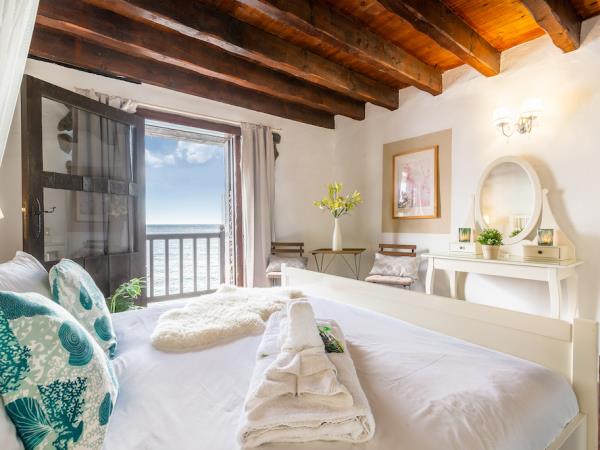 Lanzarote villa holiday, Fisherman's Cottage, Canary Islands