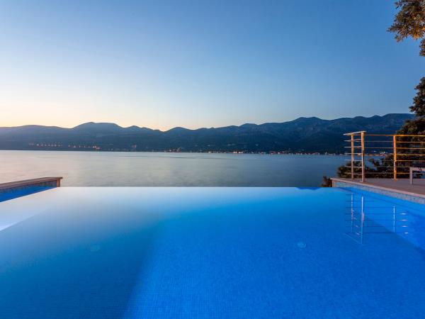 Croatia sailing holiday, land based accommodation