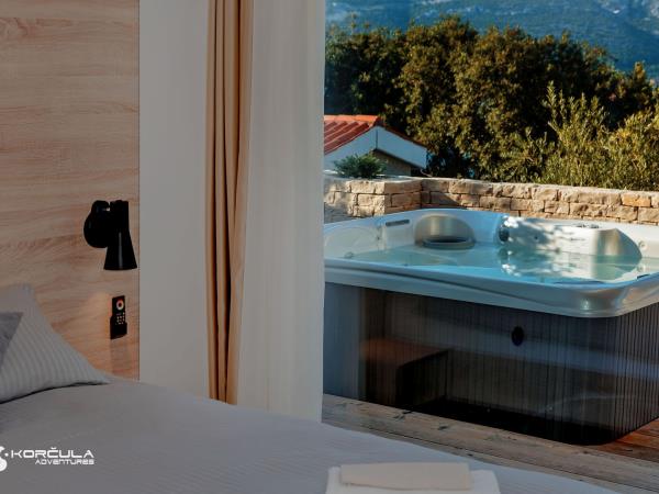 Croatia motor yacht cruising holiday