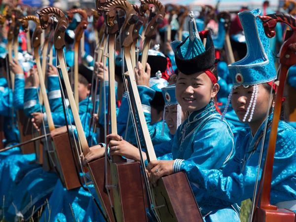 Mongolia tour, mountains & nomads