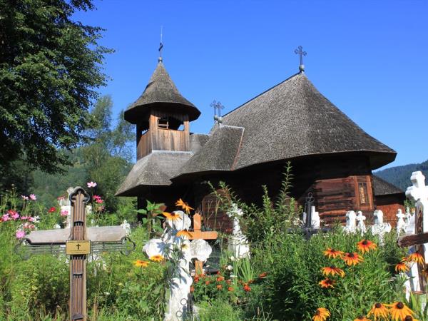 Romania's natural wonders holiday, small group