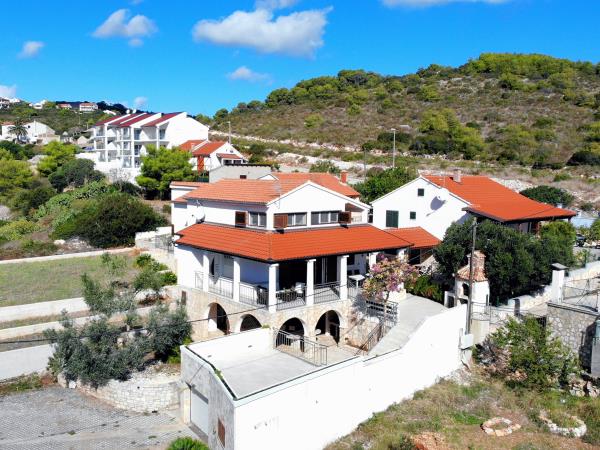 Vis Island activity holiday in Croatia