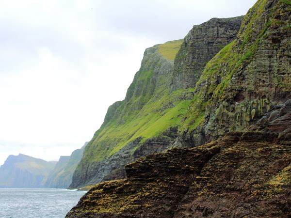 Flight free England to Iceland holiday