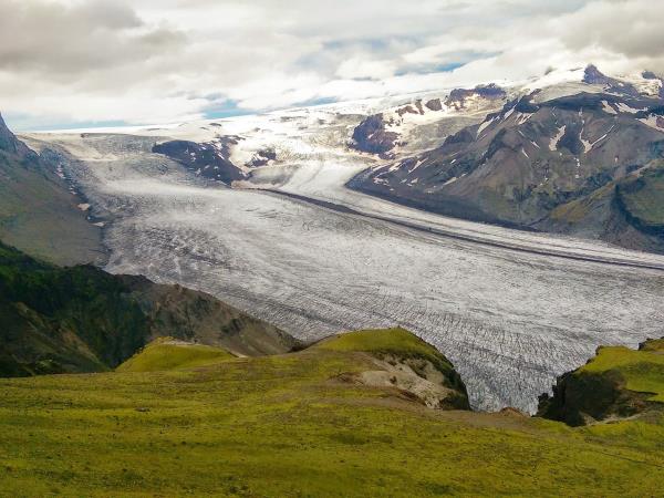 Flight free England to Iceland holiday