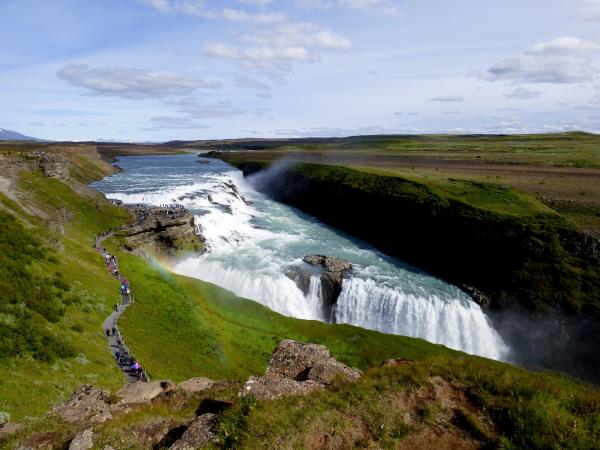 Flight free England to Iceland holiday