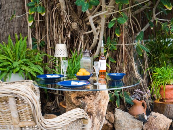 Lanzarote garden apartment, self catering for 2