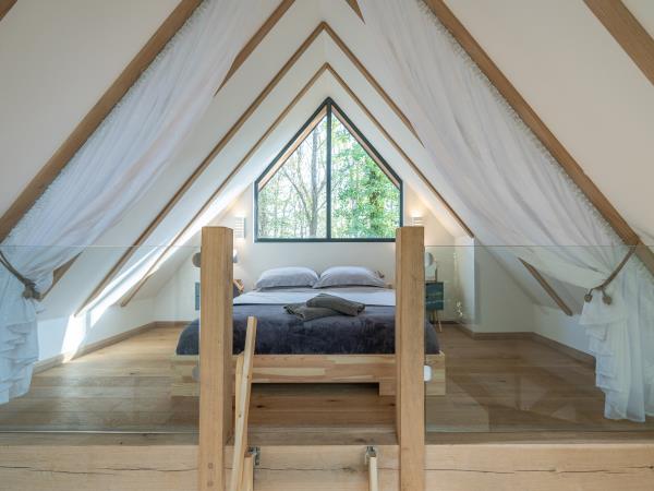 South Downs cabin with hot tub